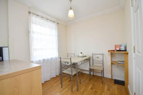 3 bedroom townhouse to rent, Sarah West Close, Norwich NR2