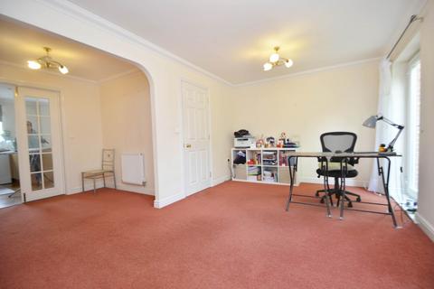 3 bedroom townhouse to rent, Sarah West Close, Norwich NR2