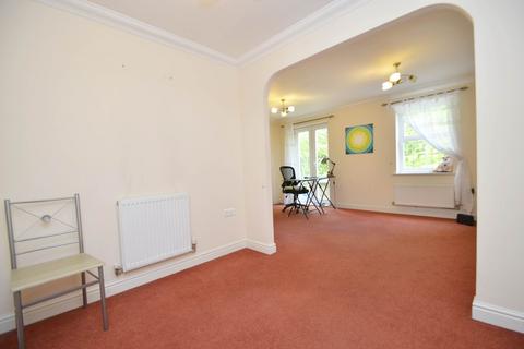 3 bedroom townhouse to rent, Sarah West Close, Norwich NR2