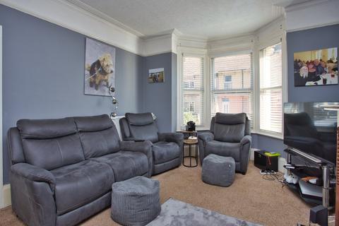 4 bedroom end of terrace house for sale, De Burgh Hill, Dover, CT17