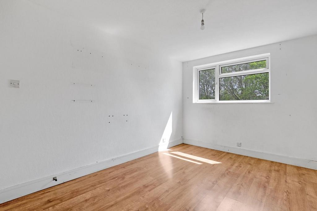10-6b57 JHProp Wpen - 5 Harley Court -28-medium.JPG