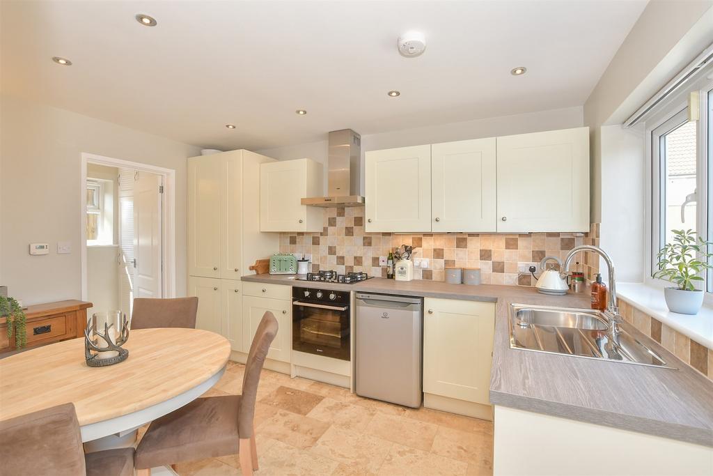 Kitchen/ Breakfast Room