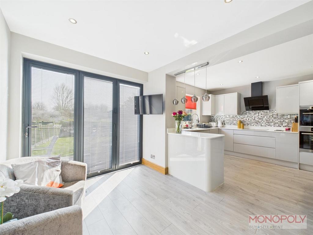 CAM01979 G0-PR0418-STILL008.jpg