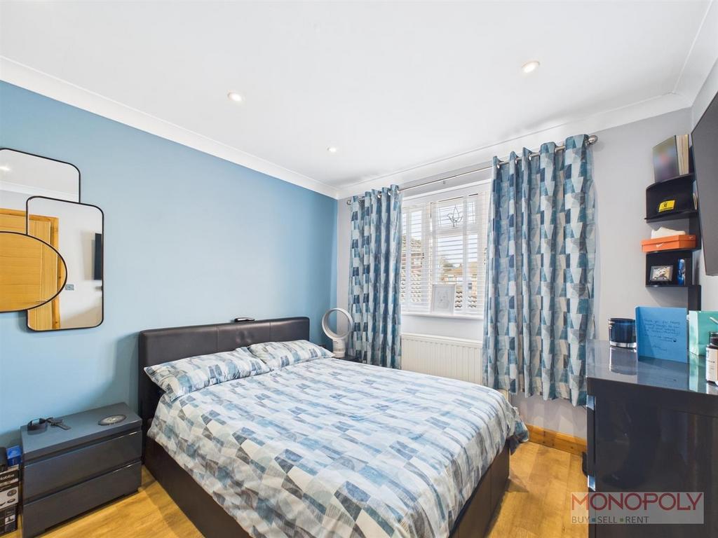 CAM01979 G0-PR0418-STILL015.jpg