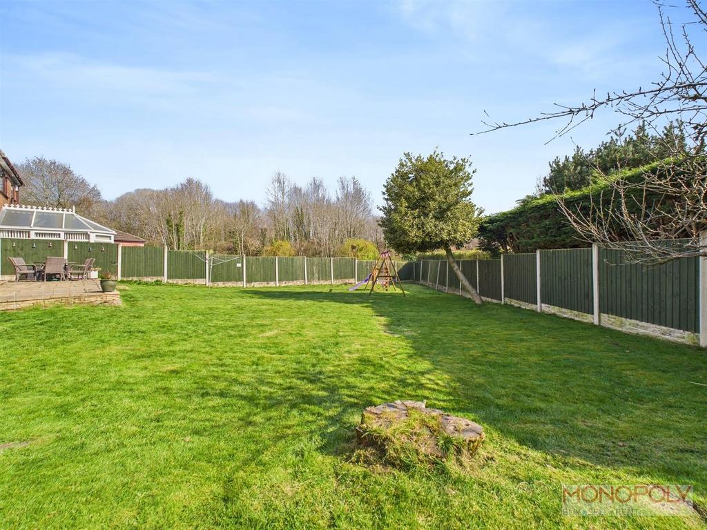 CAM01979 G0-PR0418-STILL023.jpg