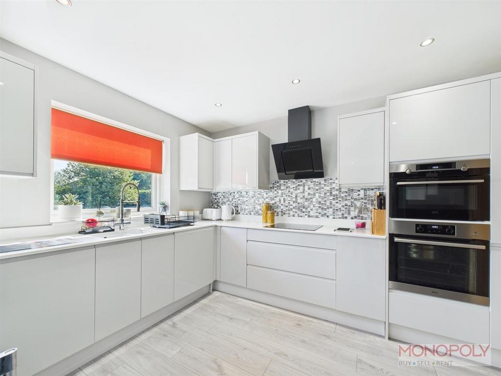 CAM01979 G0-PR0418-STILL006.jpg