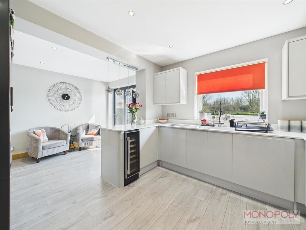 CAM01979 G0-PR0418-STILL003.jpg