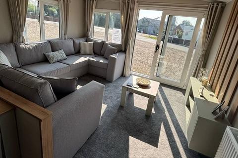2 bedroom static caravan for sale, Flag Hill, Great Bentley, Colchester, CO7