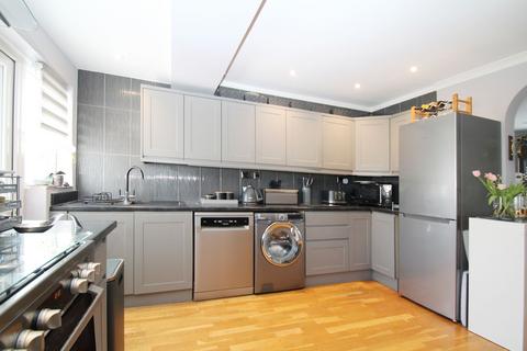 13 Bedwell Gardens, Hayes, UB3 4EB