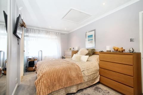13 Bedwell Gardens, Hayes, UB3 4EB