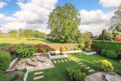 8 Barncroft Road, Berkhamsted, HP4 3NL