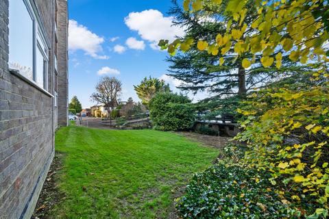 Flat 38, Dunbar Court, 2a Carshalton Grove, Sutton, SM1 4NQ