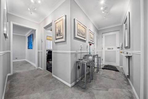Flat 38, Dunbar Court, 2a Carshalton Grove, Sutton, SM1 4NQ