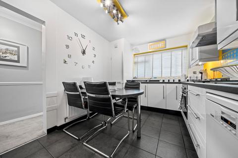 Flat 38, Dunbar Court, 2a Carshalton Grove, Sutton, SM1 4NQ