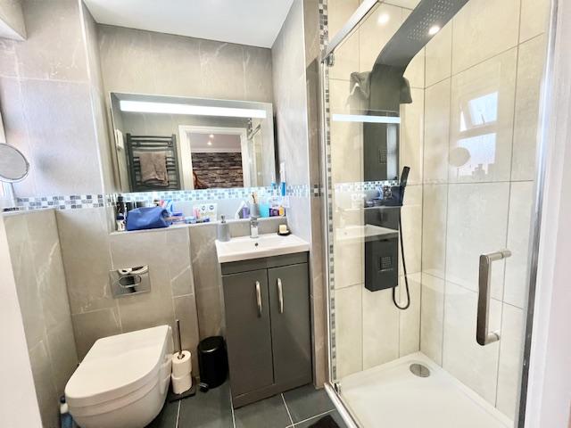 En Suite (Bed 2)