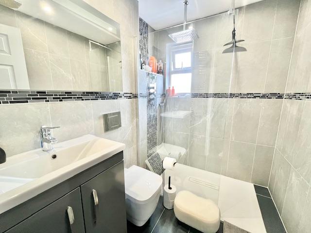 Family Shower Room