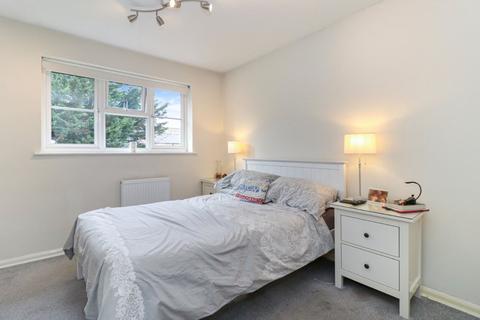 14 Furtherfield, Abbots Langley, WD5 0PL