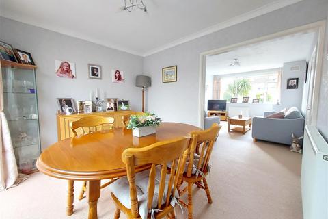 64 Buttermere Road, Stourport-on-severn, DY13 8NX