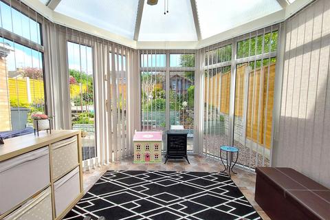 64 Buttermere Road, Stourport-on-severn, DY13 8NX