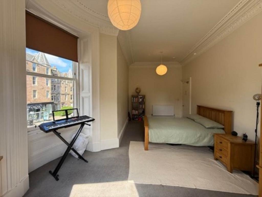 Bedroom 5 view 3