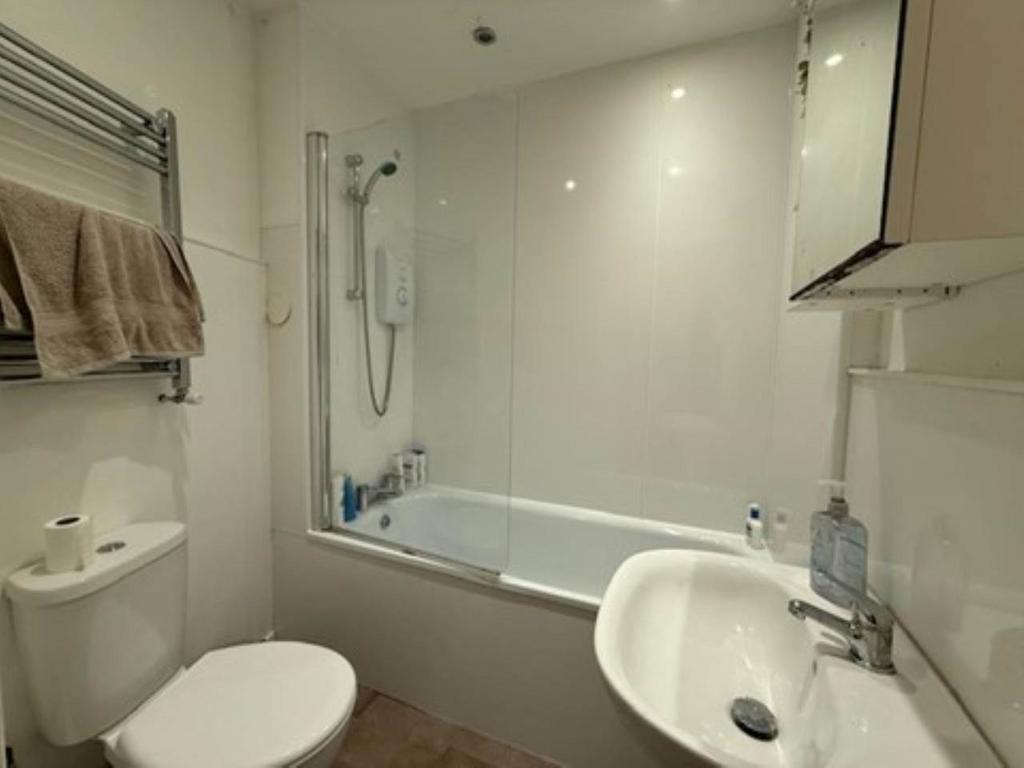 Main bathroom