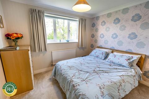 53 Airedale Avenue, Tickhill, Doncaster, DN11 9UJ