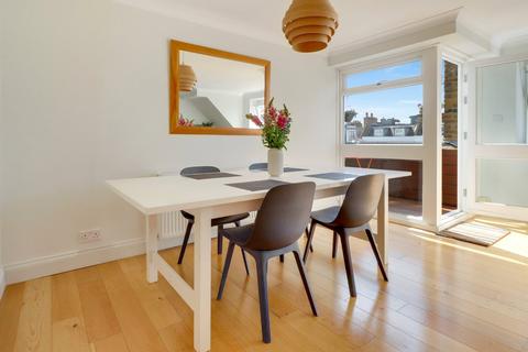 3 bedroom apartment for sale, Gloucester Avenue, Primrose Hill