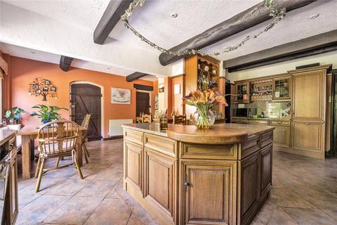 Herons Court Carrick Lane, Yateley, GU46 6XN