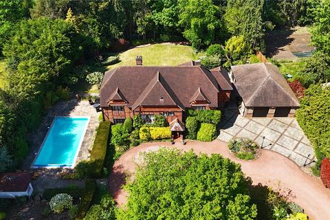 Herons Court Carrick Lane, Yateley, GU46 6XN