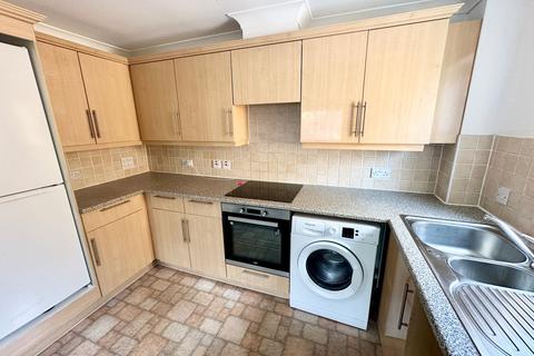 2 bedroom apartment to rent, 65-67 Chertsey Road, ASHFORD, TW15