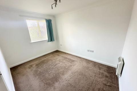 2 bedroom apartment to rent, 65-67 Chertsey Road, ASHFORD, TW15