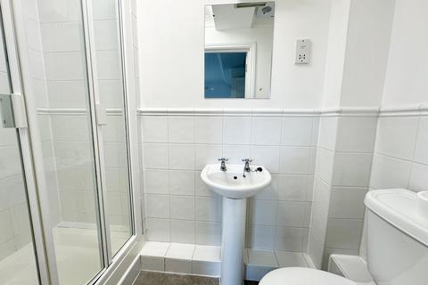 2 bedroom apartment to rent, 65-67 Chertsey Road, ASHFORD, TW15