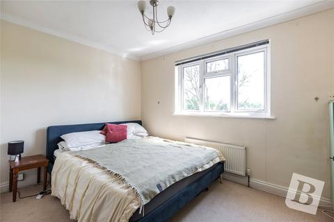32 Marks Road, Romford, RM7 7AH