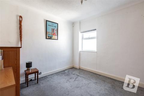 32 Marks Road, Romford, RM7 7AH