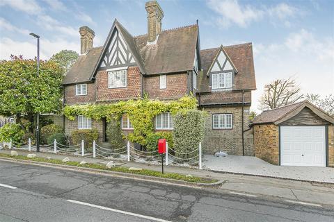 undefined, Camlet Way, Hadley Wood