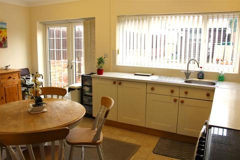 3 bedroom terraced house for sale, Cape Road, Warwick