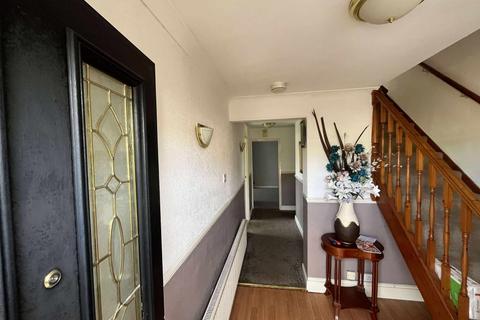 4 bedroom semi-detached bungalow for sale, Norton Drive, Halifax HX2