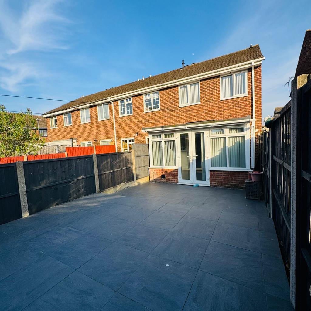 Beautifully Refurbished 3-Bedroom Home with Conse