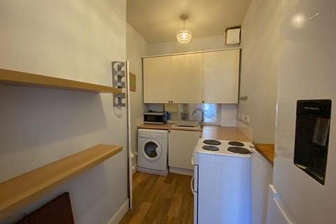 2 bedroom flat to rent, Dumbarton Road, Thornwood, Glasgow, G11