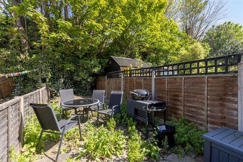 2 bedroom flat for sale, Aldeburgh Street, London SE10
