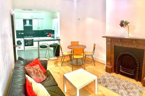 4 bedroom semi-detached house to rent, Rusholme Grove, Manchester M14