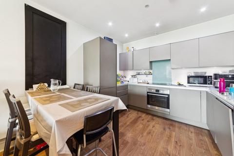 2 bedroom flat to rent, 3 New Village Avenue, London E14