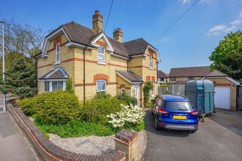 107 High Street, Halling, Rochester, ME2 1BT