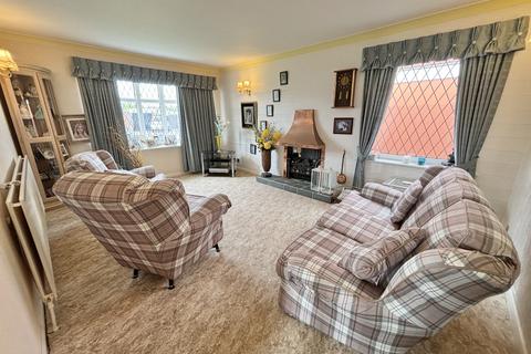 3 bedroom bungalow for sale, Fir Tree Place, Cleveleys FY5
