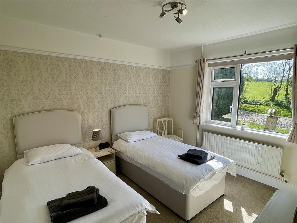 Bedroom 2.JPEG