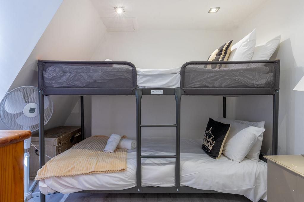 4th bedroom/ South facing office space
