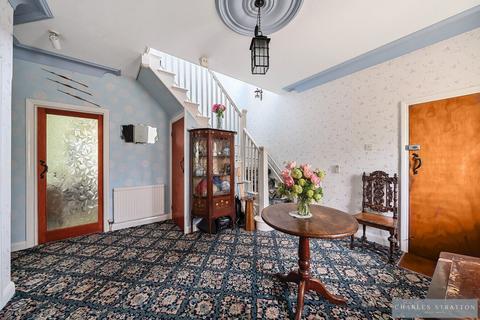 4 bedroom detached house for sale, Main Road, Gidea Park