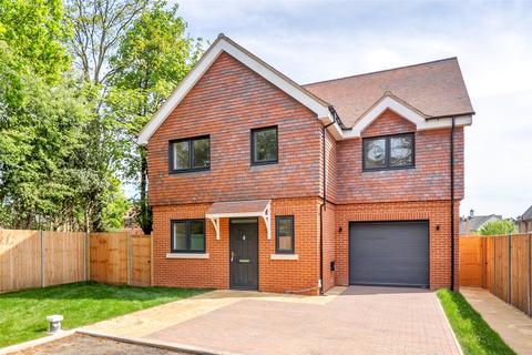 4 bedroom detached house for sale, London Road, Hindhead GU26