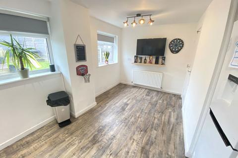 84 Cornish Way, Royton, Oldham, OL2 6JY