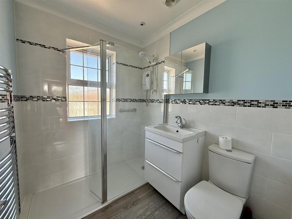 Shower Room: